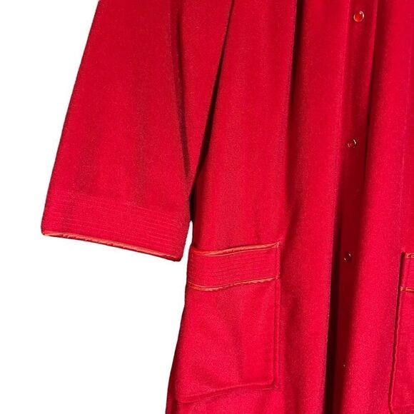 Vintage red night gown with snap buttons - Picture 3 of 5
